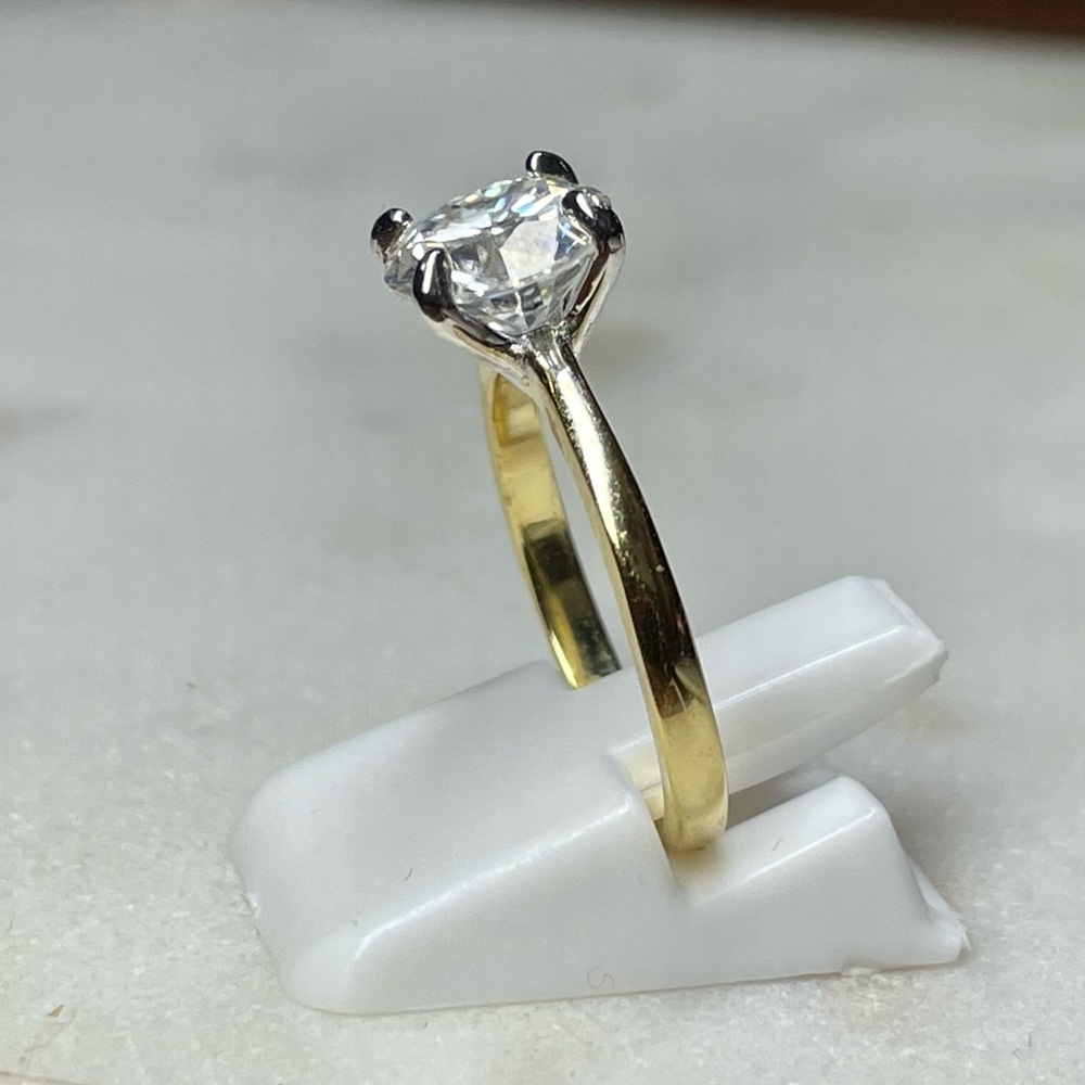 2ct Round Moissanite Solitaire Ring 14k Gold Engagement Ring D VVS1 - Picture 6 of 11